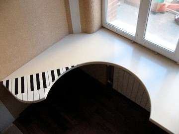 Подоконник - пианино 
